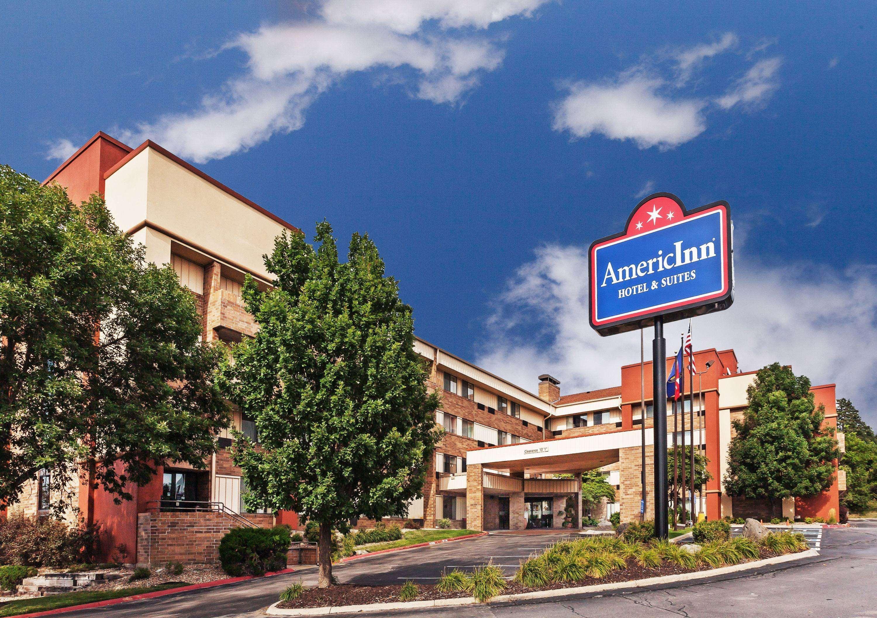 AmericInn by Wyndham Omaha Bagian luar foto